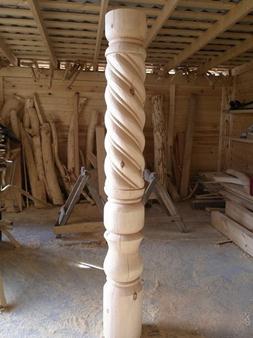 Фигурный деревянный столб